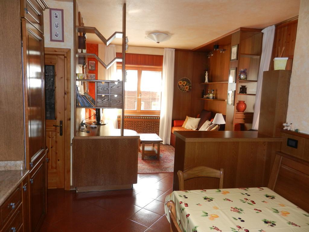 Casa Elda Apartment Isolaccia Bilik gambar