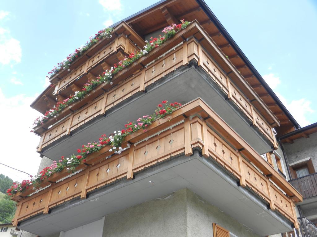 Casa Elda Apartment Isolaccia Luaran gambar